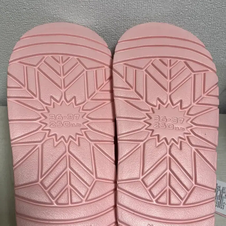 [BUNJANG] Sanrio My Melody Slippers / 산리오 마이멜로디 캐릭터 실내화 슬리퍼