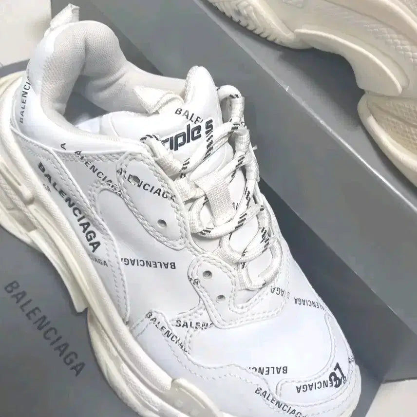 [BUNJANG] Balenciaga Triple S All Over Logo Sneakers / A+37 240 발렌시아가 트리플S 240~245 140만원대 올오버로고