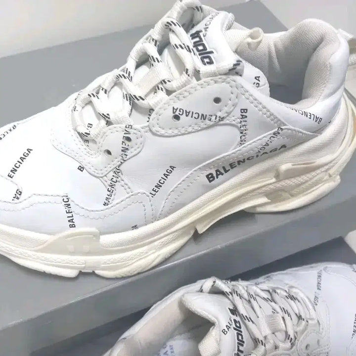 [BUNJANG] Balenciaga Triple S All Over Logo Sneakers / A+37 240 발렌시아가 트리플S 240~245 140만원대 올오버로고
