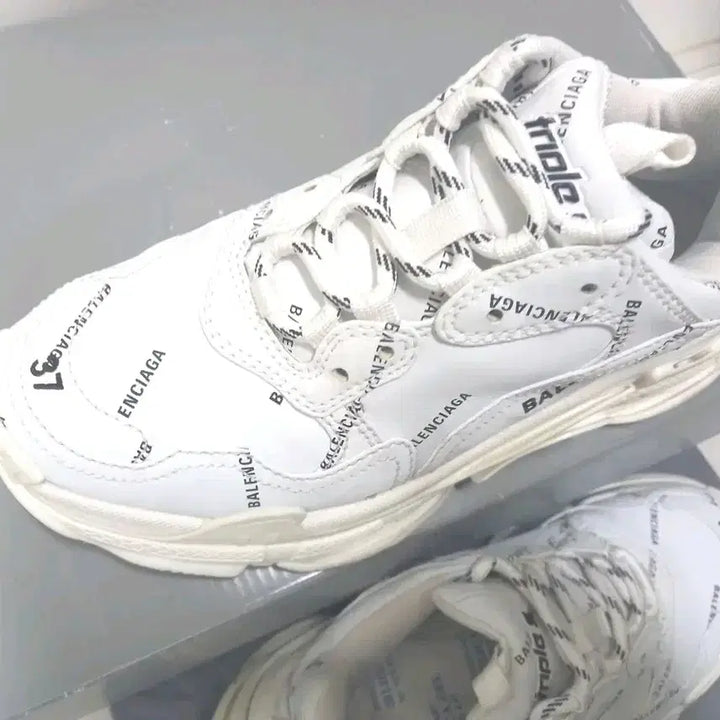 [BUNJANG] Balenciaga Triple S All Over Logo Sneakers / A+37 240 발렌시아가 트리플S 240~245 140만원대 올오버로고