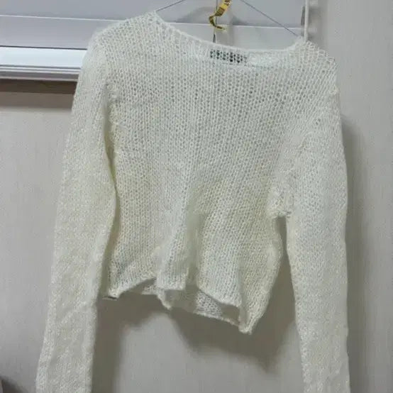 [SOLD OUT] LONDONFLAT 화이트 크롭 니트