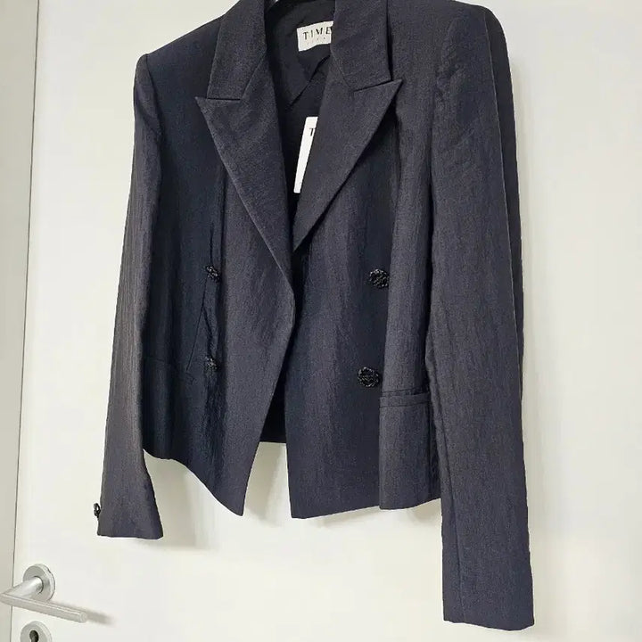 [BUNJANG] Time Peaked Collar Crop Jacket / 타임 피크드 칼라 크롭재킷