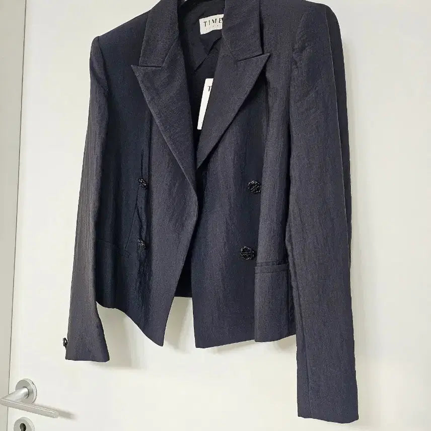 [BUNJANG] Time Peaked Collar Crop Jacket / 타임 피크드 칼라 크롭재킷