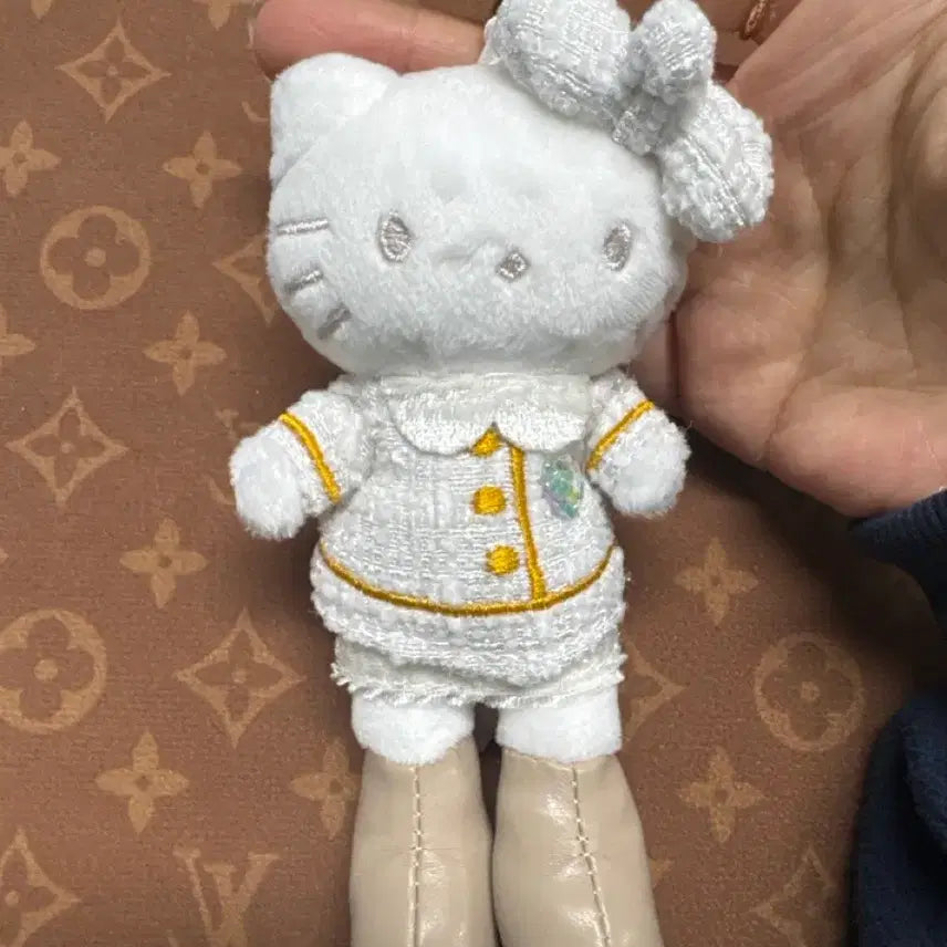 [BUNJANG] Hello Kitty White Doll Keychain / 헬로키티 인형 키링 화이트 새상품