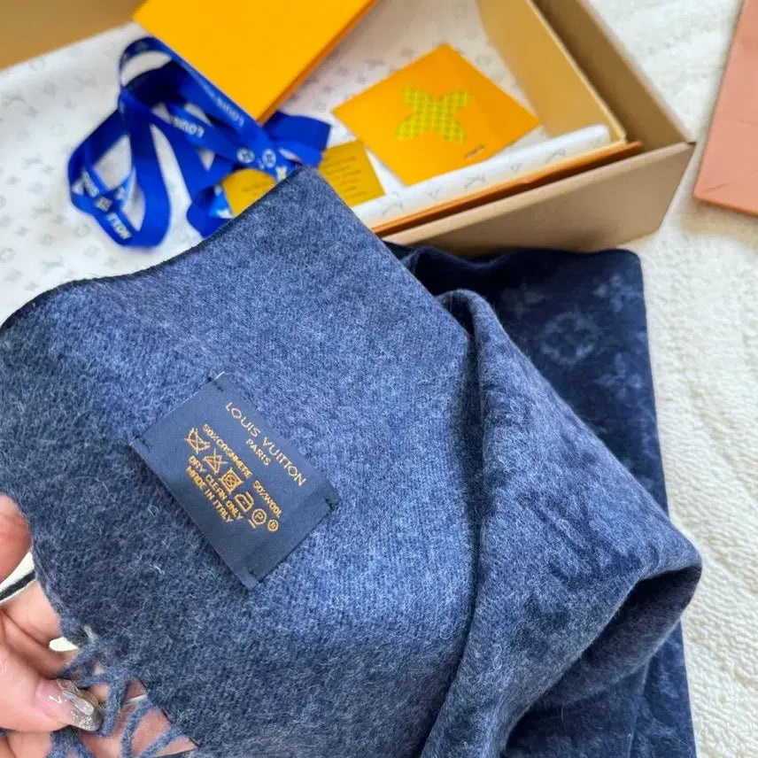 [BUNJANG] Louis Vuitton Blue Muffler / 루이비통 LV 블루 머플러 구매