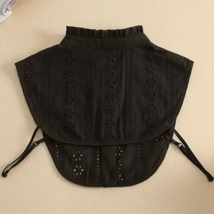 [BUNJANG] Lace Punching Black Collar / 레이스 펀칭 블랙 덧카라