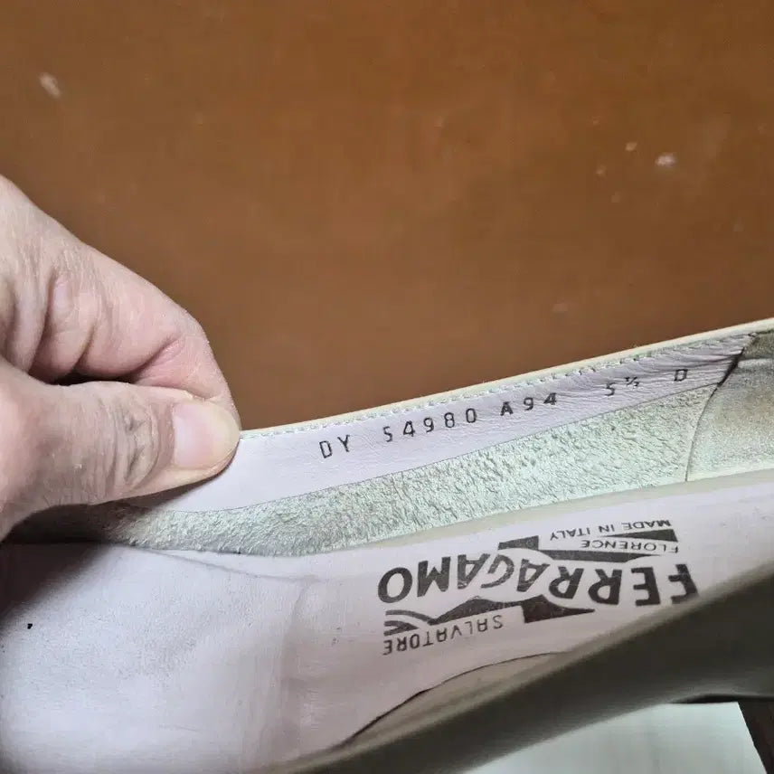 [BUNJANG] Ferragamo Women's Shoes Beige / 페라가모 여성구두 240