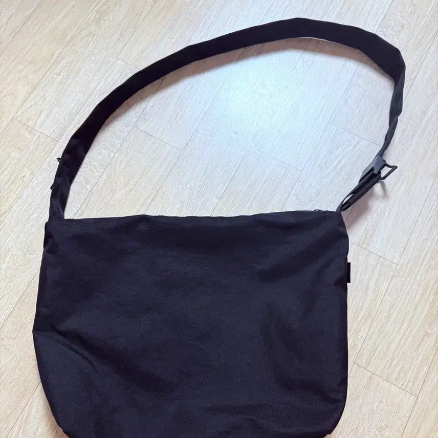 [BUNJANG] MMGL Minimal Messenger Bag Black / 엠엠지엘(MMGL) 미니멀 메신저백(블랙) 판매@@@@