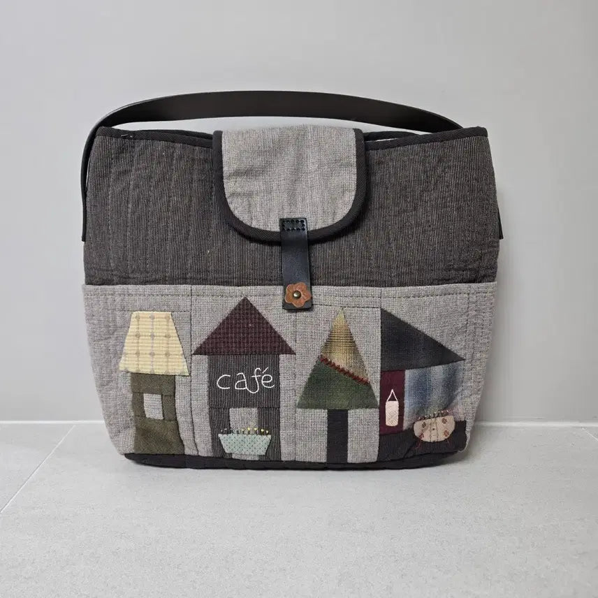 [BUNJANG] Handmade Quilted Cafe House Tote Bag / 퀼트 넉넉한 카페 하우스 토트백 숏숄더백  가방