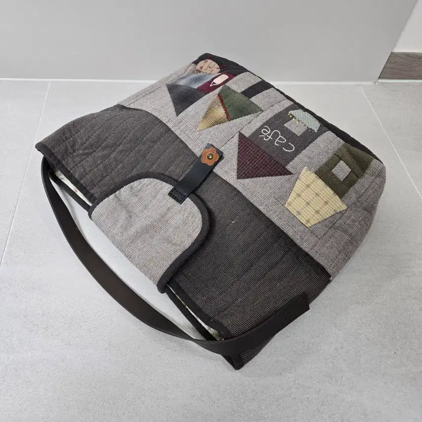 [BUNJANG] Handmade Quilted Cafe House Tote Bag / 퀼트 넉넉한 카페 하우스 토트백 숏숄더백  가방