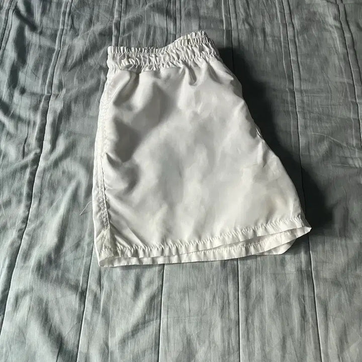 [BUNJANG] White Running Shorts / 화이트 러닝 반바지
