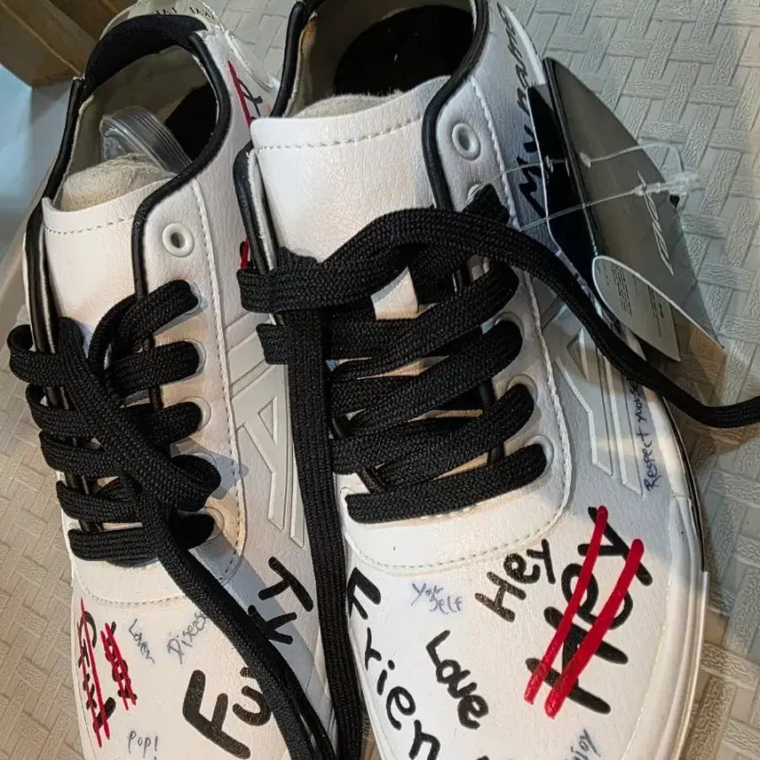 [BUNJANG] Lakaii 230 Sneakers / 라카이230 운동화(새상품)