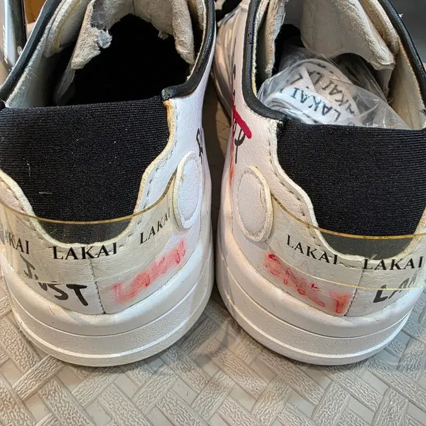 [BUNJANG] Lakaii 230 Sneakers / 라카이230 운동화(새상품)