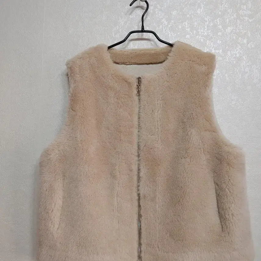 [BUNJANG] Dejavu Wool Vest Beige / 데자누 양모 양털조끼  베이지