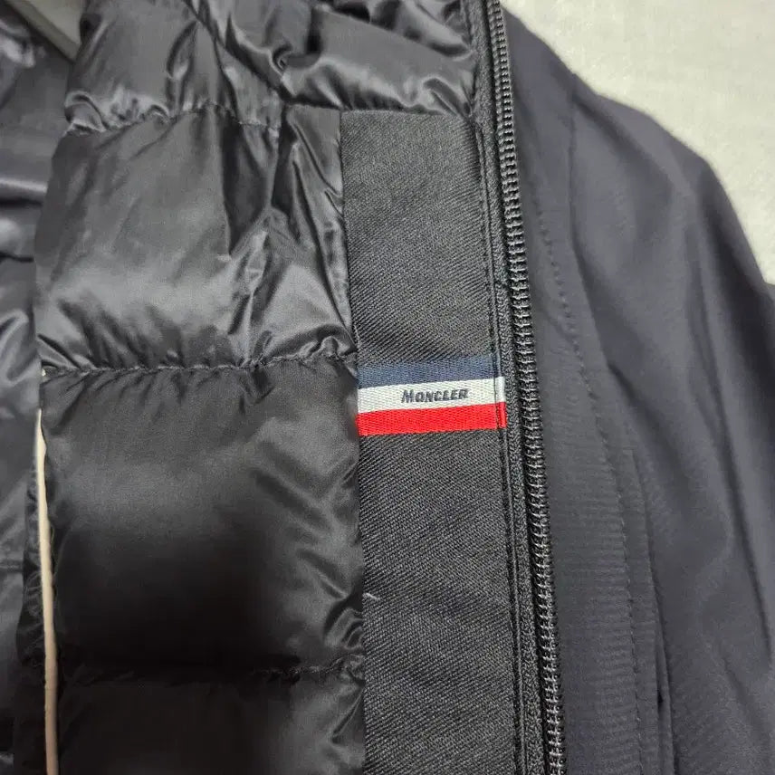 [BUNJANG] Moncler Duck Down Hooded Padded Coat Jacket / 몽클레어 후드 덕다운 패딩 코트 자켓