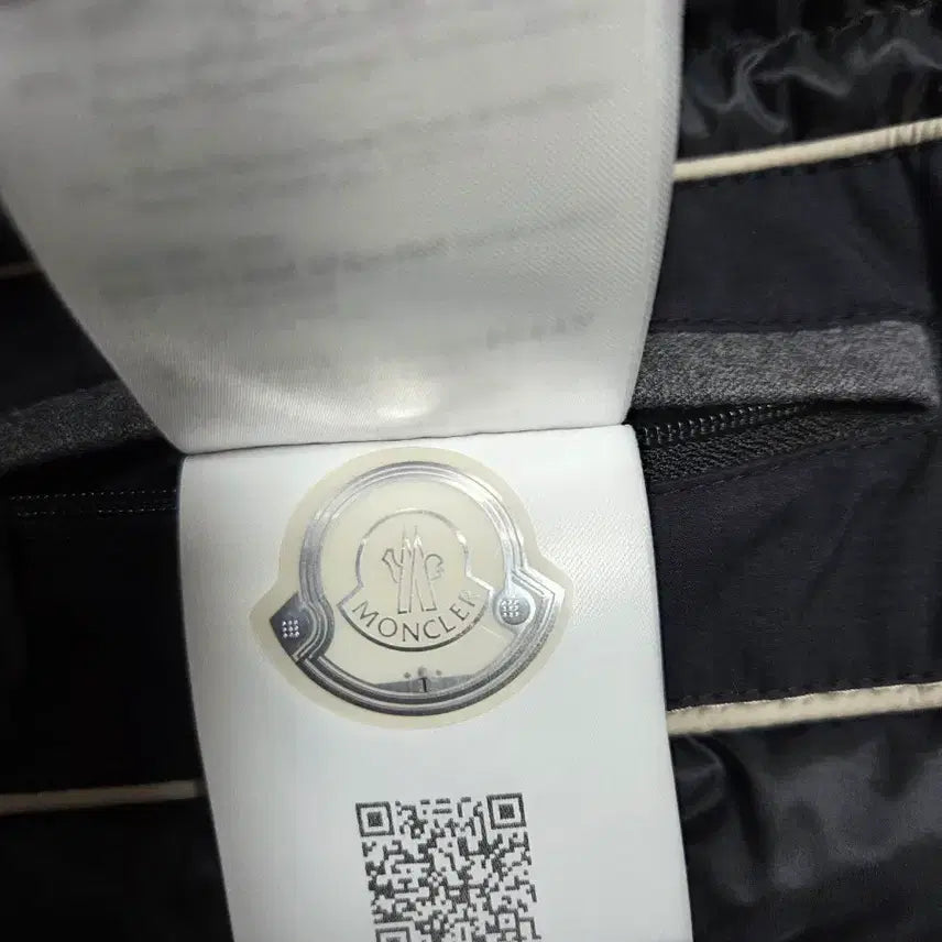 [BUNJANG] Moncler Duck Down Hooded Padded Coat Jacket / 몽클레어 후드 덕다운 패딩 코트 자켓