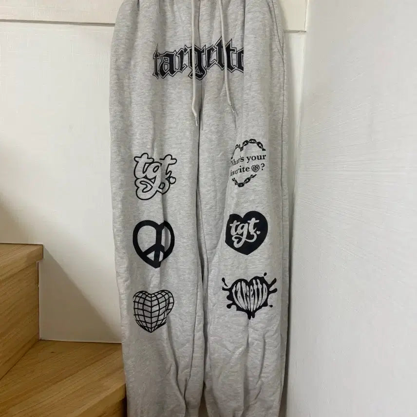 [BUNJANG] Target Gray Sweatpants Printing / 타게토 회색 스웻팬츠 프린팅