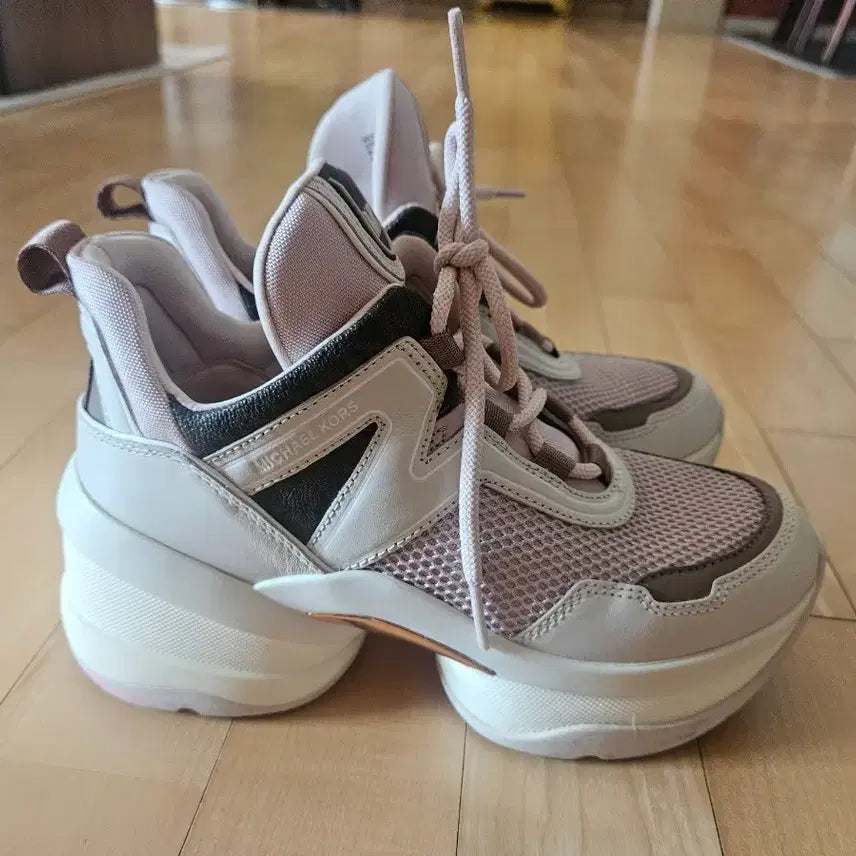 [BUNJANG] Michael Kors Height Sneakers / 마이클코어스키높이 운동화 핑크 베이지