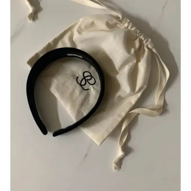 [BUNJANG] Siye Sie Monogram Hairband Black / 시에 sie 모노그램 헤어밴드 머리띠 블랙