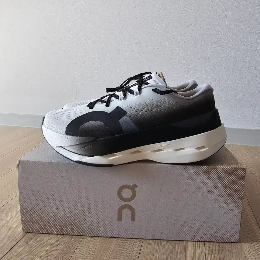 [BUNJANG] On Running Cloudboom Max Running Shoes / 280 새제품) 온 러닝 클라우드붐 맥스 화이트 블랙 런닝화 러닝화