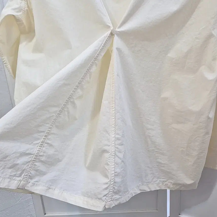 [BUNJANG] HANE Loose Fit Back Gather Shirt / HANE 하네 루즈핏 백개더 셔츠 새상품