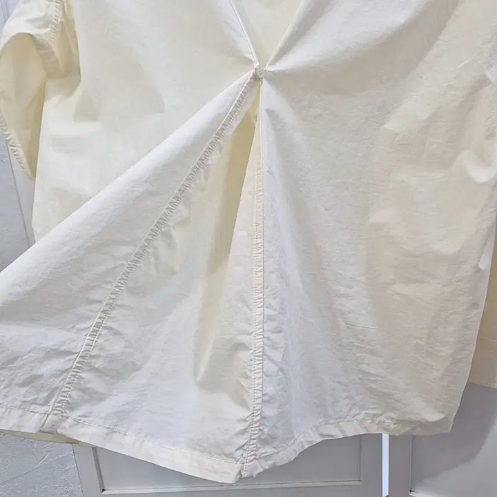 [BUNJANG] HANE Loose Fit Back Gather Shirt / HANE 하네 루즈핏 백개더 셔츠 새상품