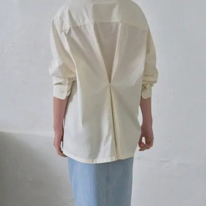[BUNJANG] HANE Loose Fit Back Gather Shirt / HANE 하네 루즈핏 백개더 셔츠 새상품