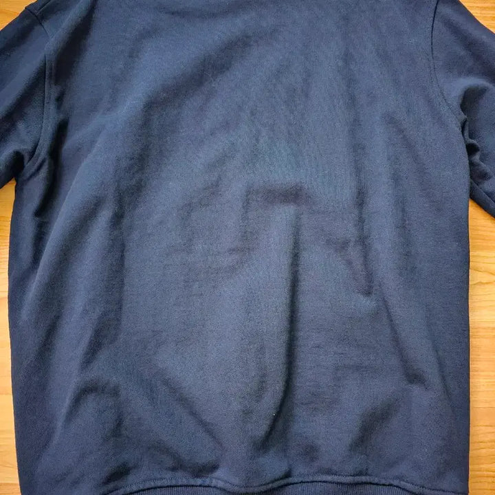 [BUNJANG] Ami Small Heart Logo Navy Sweatshirt / 아미 스몰 하트 로고 네이비 맨투맨