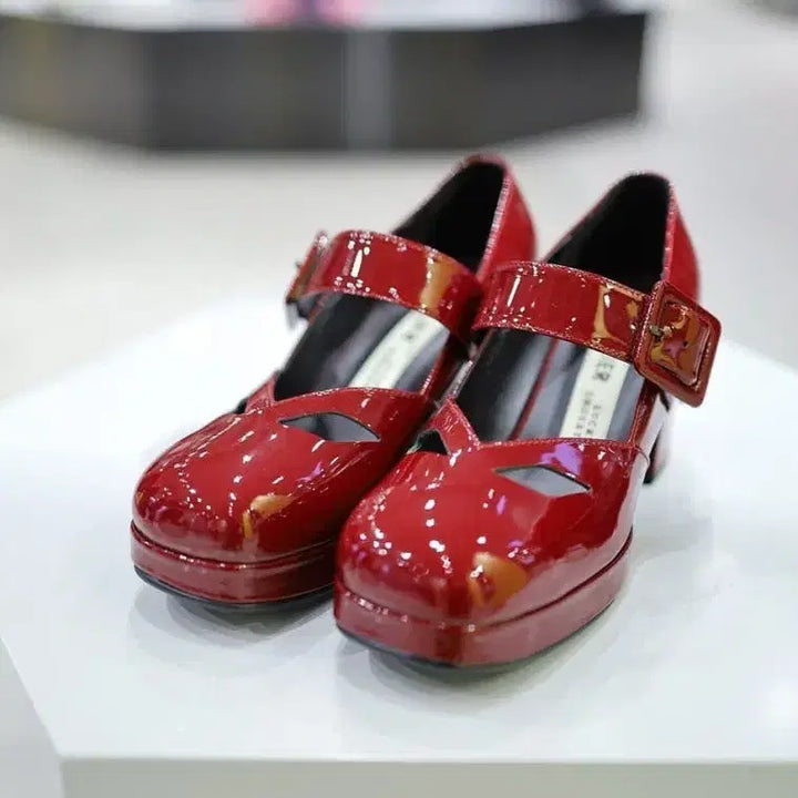 [BUNJANG] Lucky Chouette Cutting Point Patent Pumps / 럭키슈에뜨 컷팅 포인트 페이턴트 펌프스 새제품