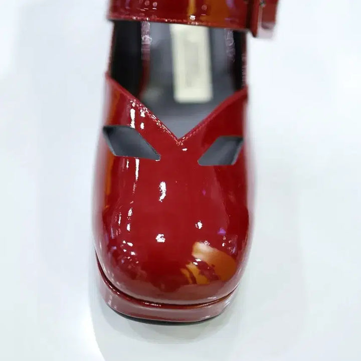 [BUNJANG] Lucky Chouette Cutting Point Patent Pumps / 럭키슈에뜨 컷팅 포인트 페이턴트 펌프스 새제품