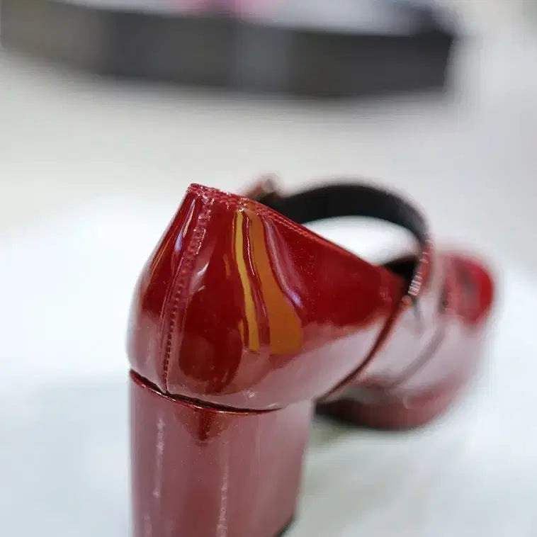 [BUNJANG] Lucky Chouette Cutting Point Patent Pumps / 럭키슈에뜨 컷팅 포인트 페이턴트 펌프스 새제품