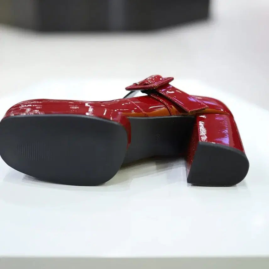 [BUNJANG] Lucky Chouette Cutting Point Patent Pumps / 럭키슈에뜨 컷팅 포인트 페이턴트 펌프스 새제품