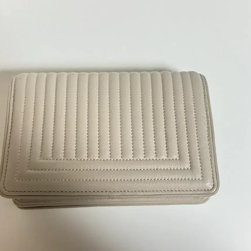 [BUNJANG] Couronne Linear Chain Bag / 쿠론 리니어 체인백