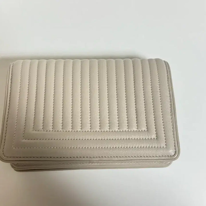 [BUNJANG] Couronne Linear Chain Bag / 쿠론 리니어 체인백