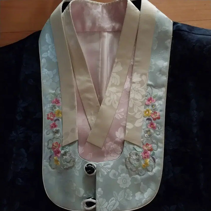 [BUNJANG] Floral Pattern Men&
