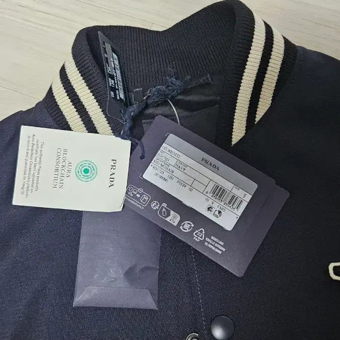 [BUNJANG] Prada Mohair Wool Bomber Varsity Jacket Navy / [S] 24FW 프라다 모헤어 울 봄버 바시티 자켓 패치 네이비