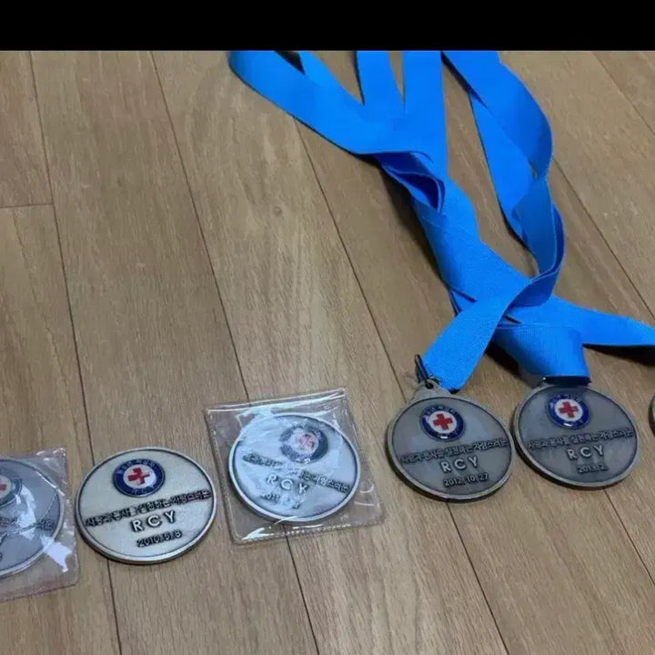 [BUNJANG] Korean Red Cross Commemorative Medal / 대한적십자사 메달