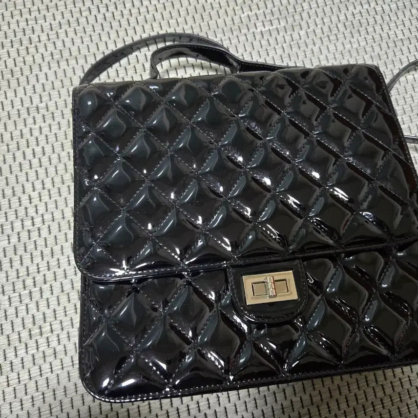 [BUNJANG] Black Quilted Backpack / 블랙퀼팅백팩
