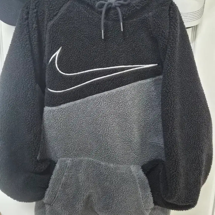 [BUNJANG] Nike Swoosh Fleece Hoodie / 나이키 스우시 뽀글이 후드티 /나이키 스우시 후드티