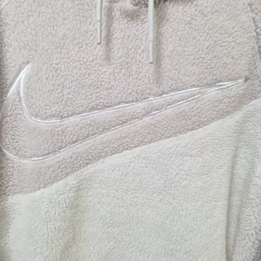 [BUNJANG] Nike Swoosh Fleece Hoodie Ivory / 나이키 스우시 뽀글이 후드티 아이보리 / 나이키 스우시 후드티