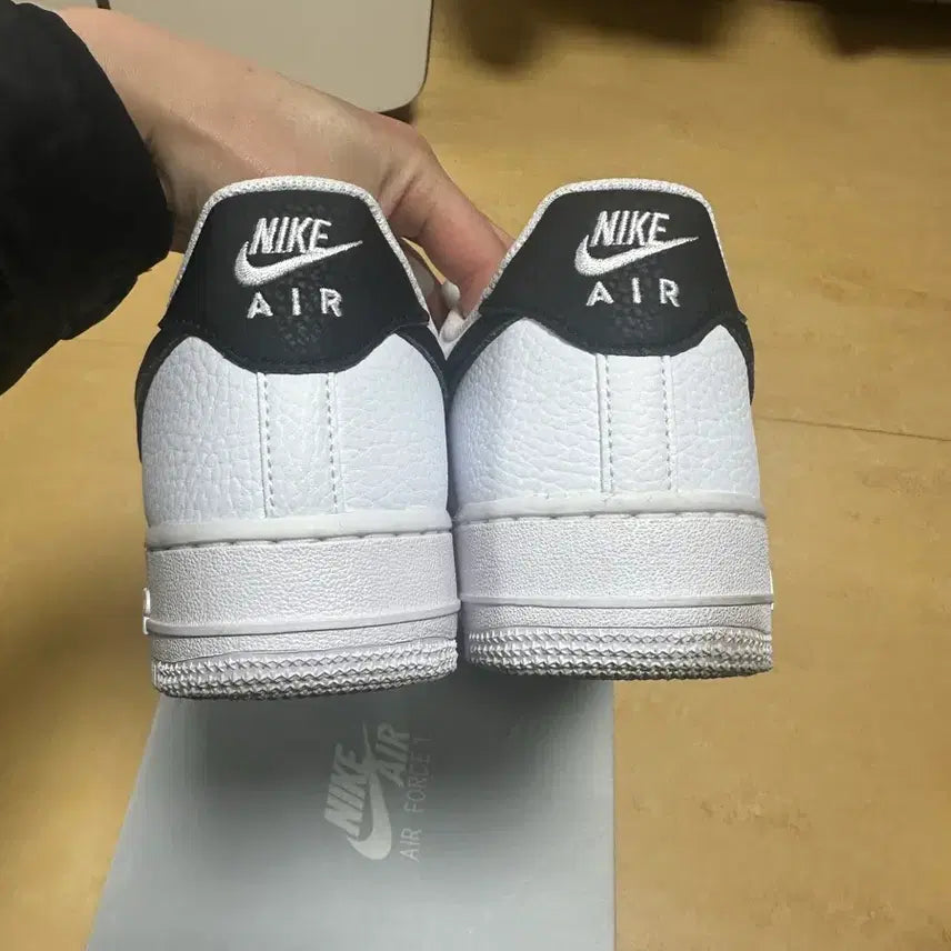 [BUNJANG] Nike Air Force White and Black (CT2302-100) / 나이키 에어포스 흰검(CT2302-100)