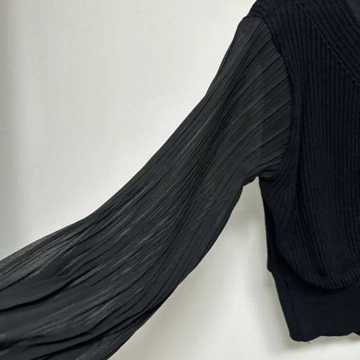 [BUNJANG] Black See-Through Sleeve Cardigan Knit / 시스루 소매 블랙 가디건 니트