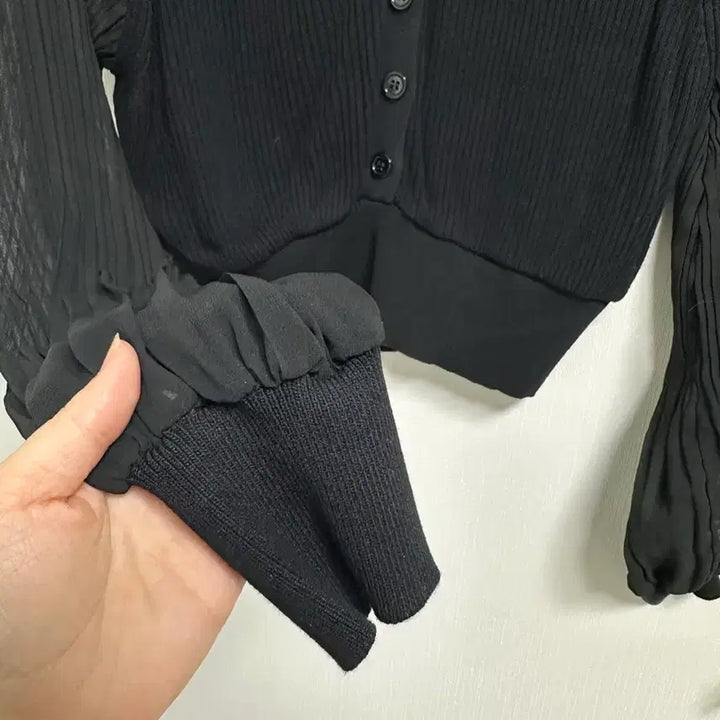 [BUNJANG] Black See-Through Sleeve Cardigan Knit / 시스루 소매 블랙 가디건 니트