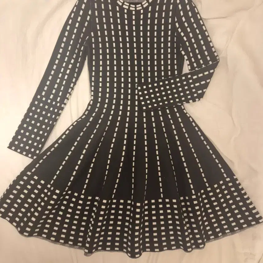 [BUNJANG] Sandra Midi Dress / 산드라 원피스