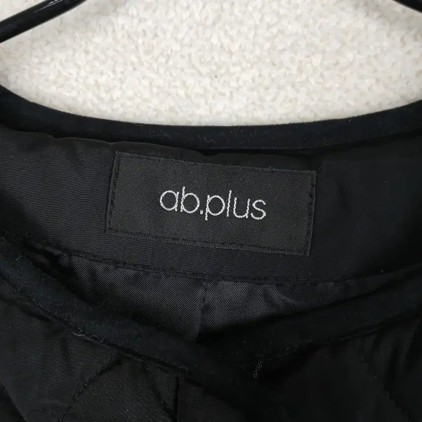 [BUNJANG] Black Quilted Jacket (Size 55) / abplus 여성 블랙 퀼팅 자켓(55)