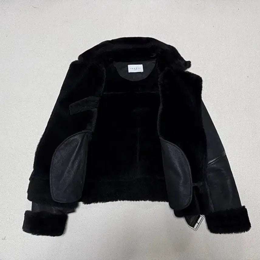 [BUNJANG] Sandro Leather Mouton Jacket Women's 95/66 / 산드로 가죽 무스탕 여성용 95호 66사이즈