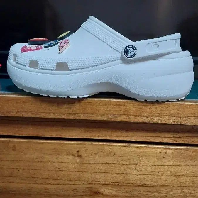 [SOLD OUT] 크록스 클래식 플랫폼.W8. 250