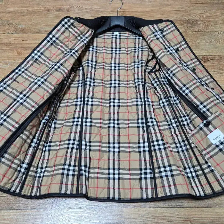 [BUNJANG] Burberry Black Quilted Jacket / 버버리 블랙 퀼팅 자켓