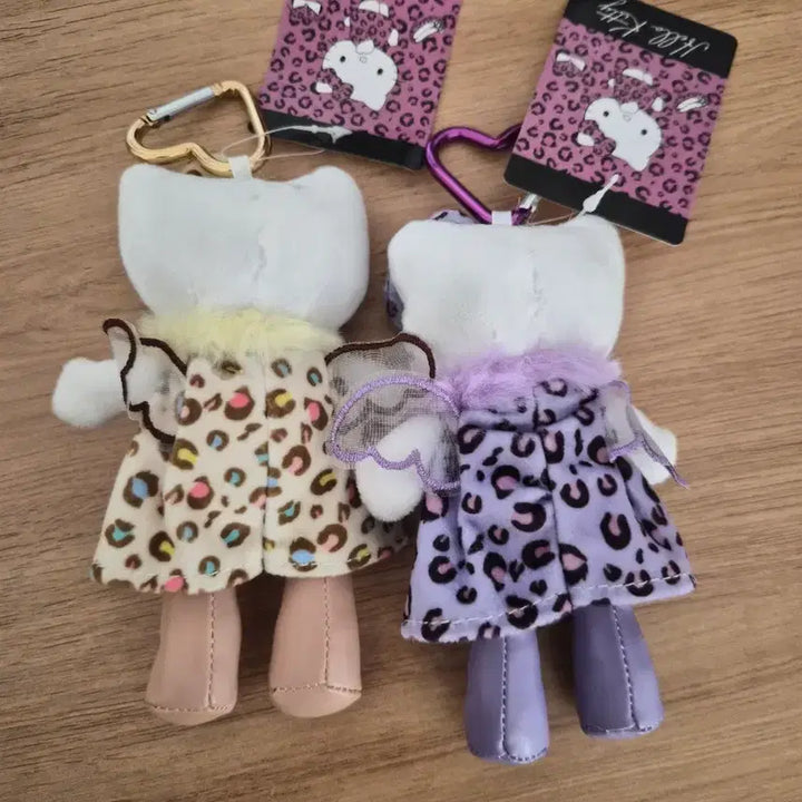 [BUNJANG] Hello Kitty Leopard Pattern Keyring Doll (2 Types) / 헬로키티 인형 키링 레오파드 (2종)