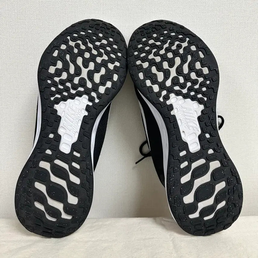 [SOLD OUT] 295나이키 레볼루션6 런닝화  -352